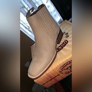New!!! Beige Square Toe Rubber Sole Botin Rodeo